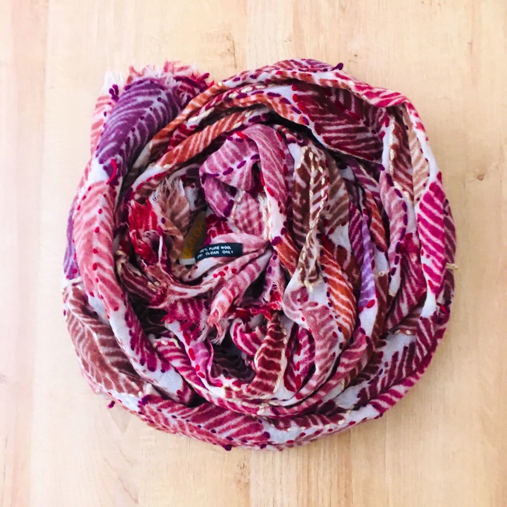 Luxurious 100% super fine wool scarf